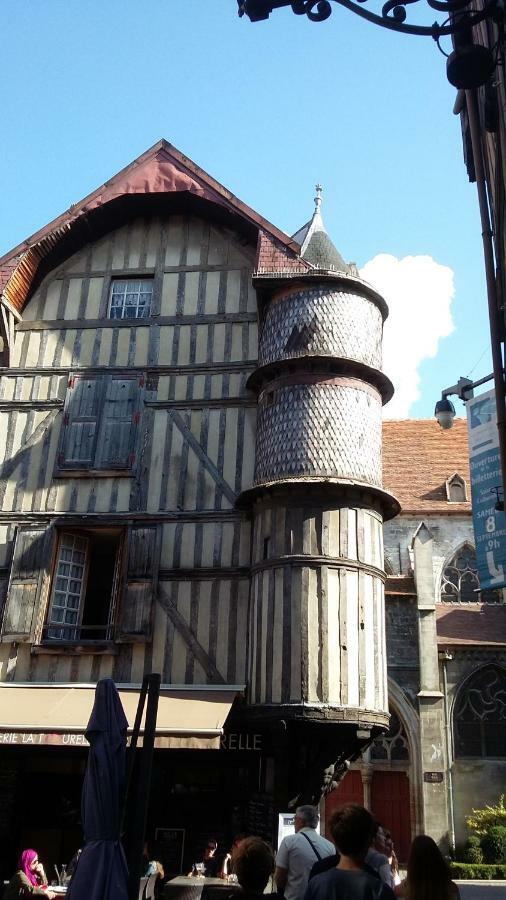 Les Tilleuls & Co Troyes Exteriör bild